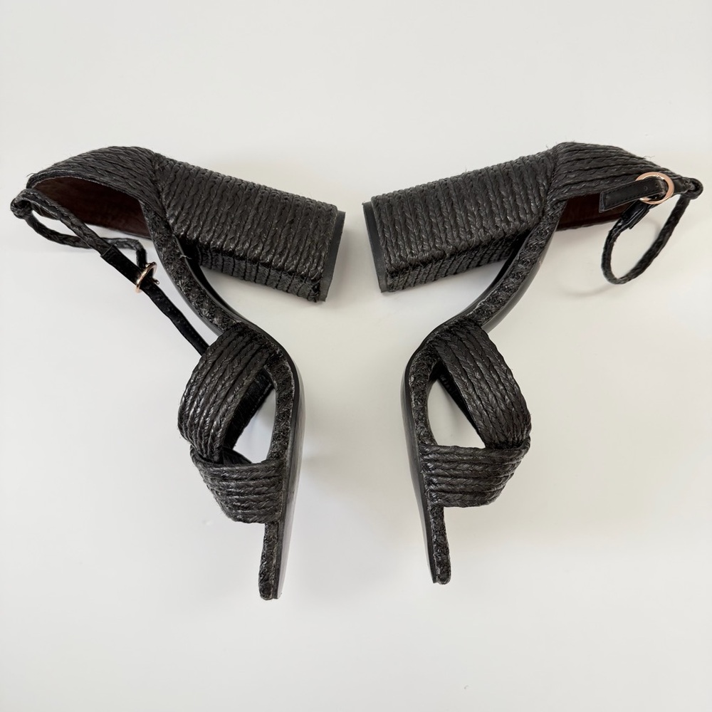 House of Harlow 1960 Textured Black Heels - Picture 6 of 9